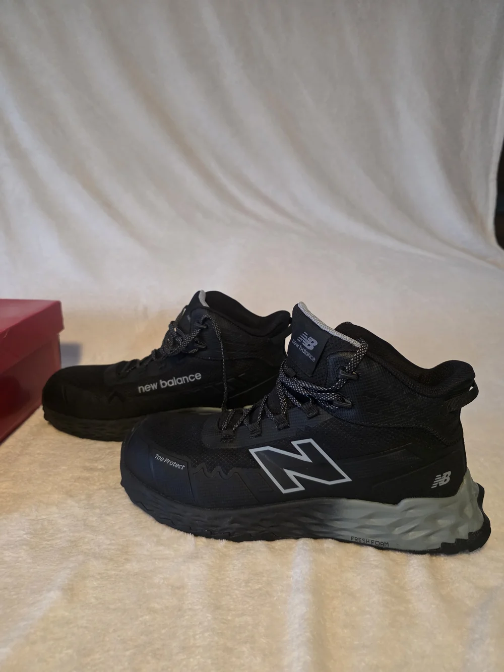 Men's New Balance Work & Safety Cremorne Fresh Foam Mid - Composite Toe Comfy